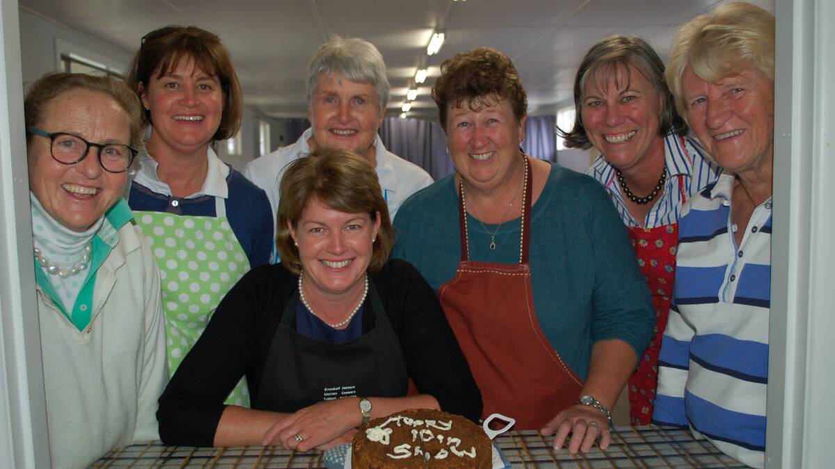 Betsy Norton, Sonia and Aileen O'Keefe, Helen Parkinson, Kathy Laurie, Rhonda Olrich and Joy Sly celebrated 10 years of catering. Absent - Di Bazeley and Edith Lockyer.