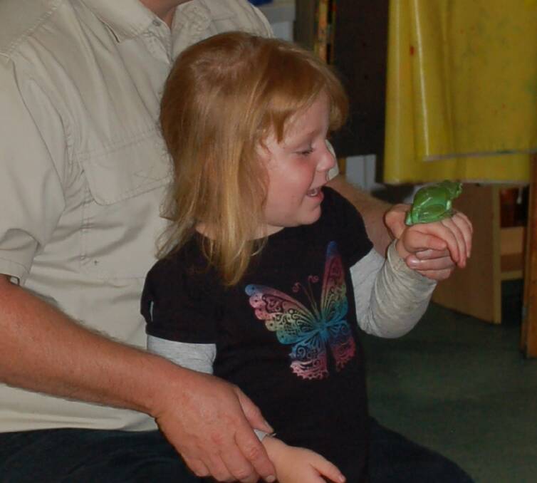Abbey Morris meets the tree frog.