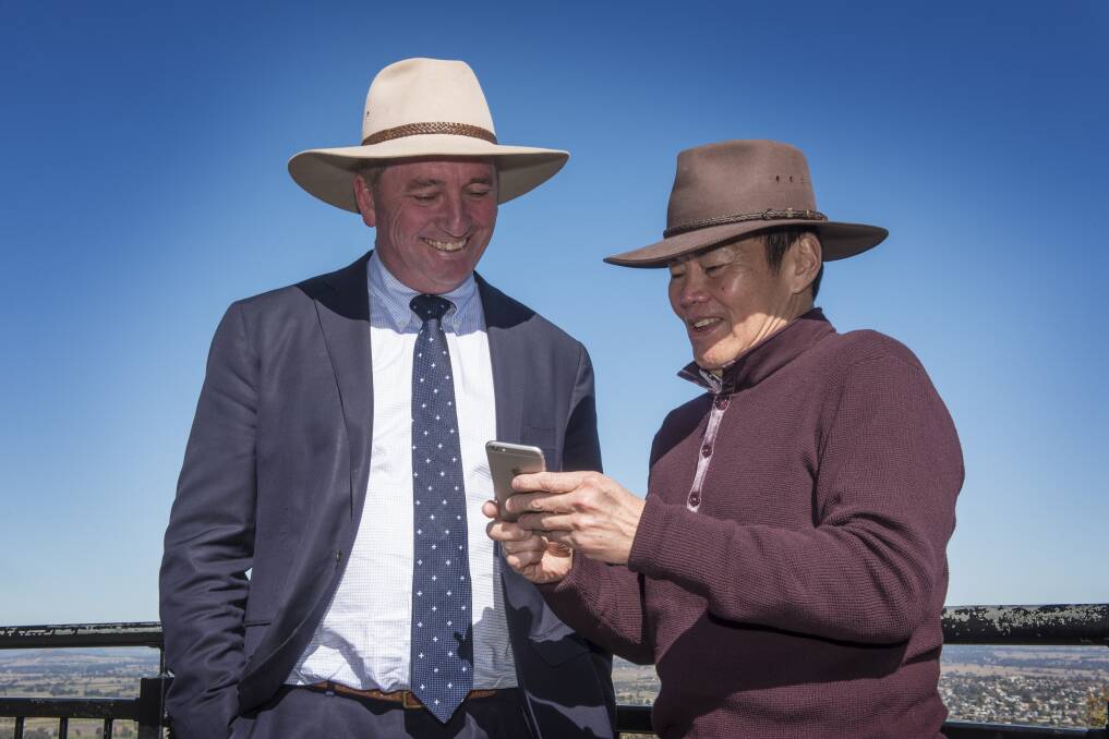 HELLO: New England MP Barnaby Joyce and Optus CEO Allen Lew at the billion dollar mobile infrastructure announcement in Tamworth. Photo: Peter Hardin 210717PHB087
