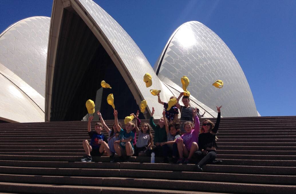 Kentucky Public School students on the steps of the Sydney Opera House