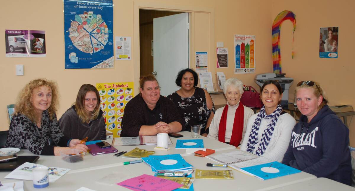 All in the family: HIPPY coordinator Debby O'Brien with Tiohnee Ford,Tammy Reid, Mohana Ryan, Robyn Rogers, Bec Naylor and Lisa Green. The next intake of four year old student families will be in 2018.