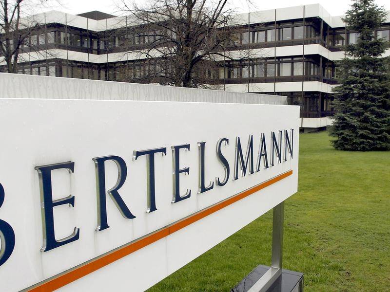 Bertelsmann has announced it is buying US publisher Simon & Schuster.